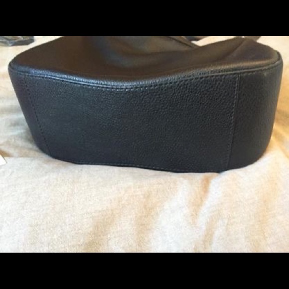 Great condition
Comes with dust bag
Purchased at Holt Renfrew brand new - Picture 5 of 10